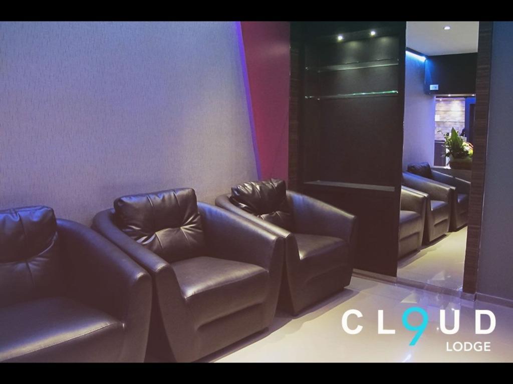 Cloud 9 Lodge Бангкок Экстерьер фото