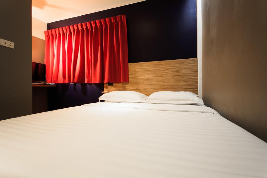 Cloud 9 Lodge Бангкок Экстерьер фото