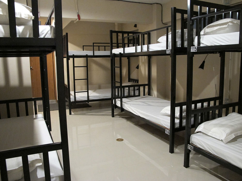 Cloud 9 Lodge Бангкок Экстерьер фото