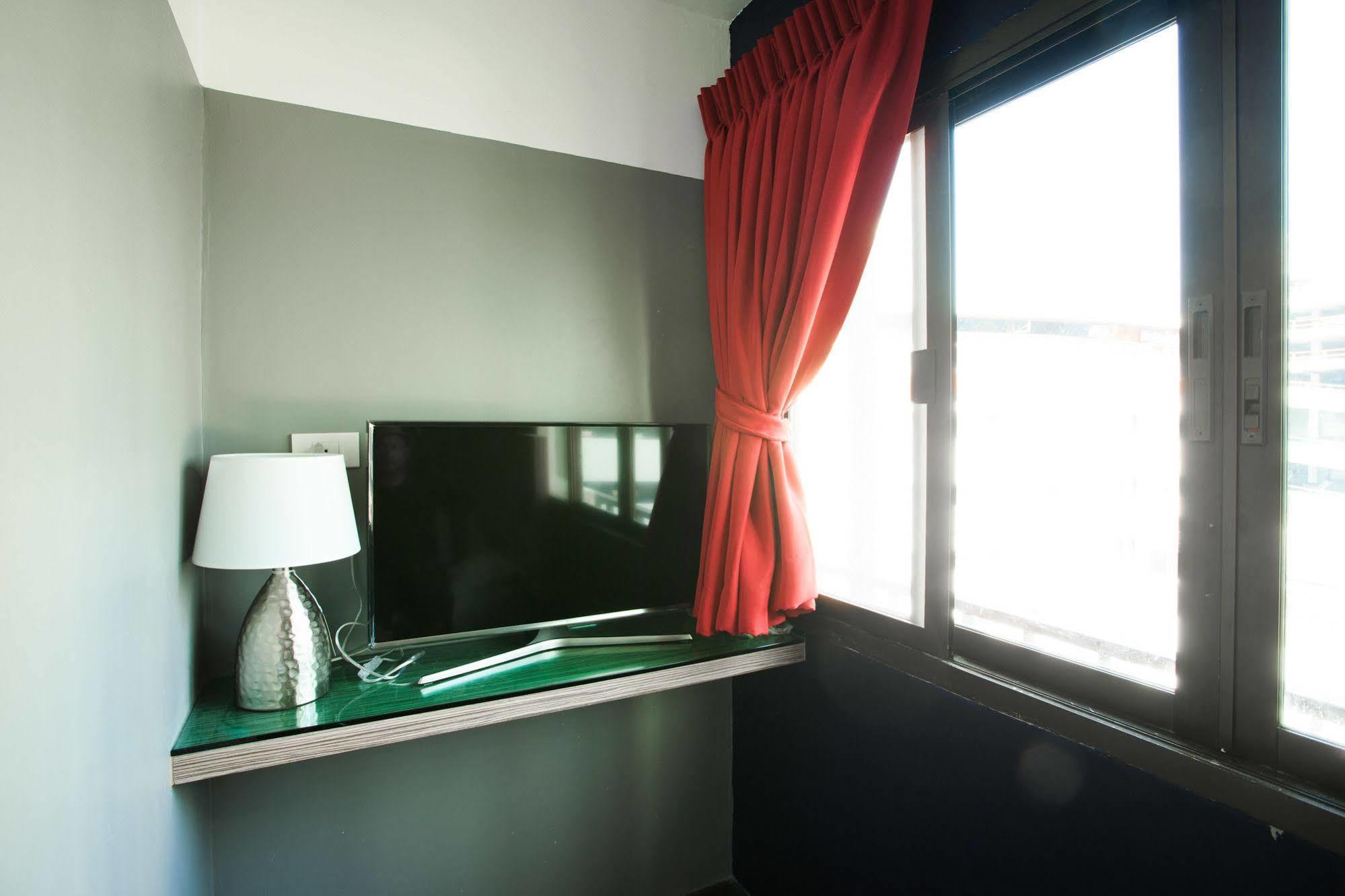 Cloud 9 Lodge Бангкок Экстерьер фото