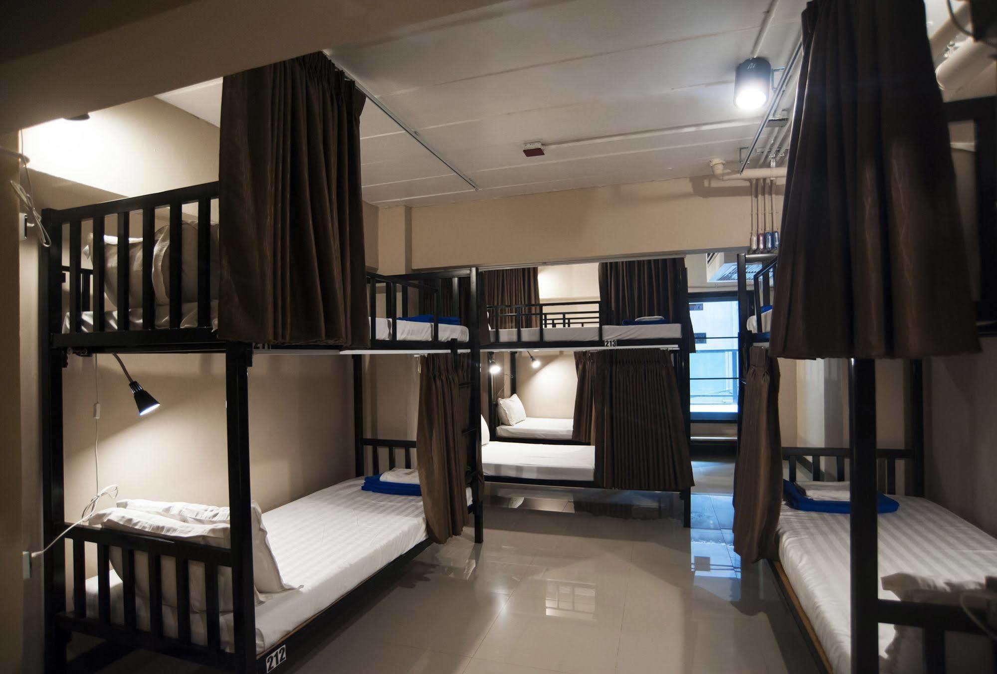 Cloud 9 Lodge Бангкок Экстерьер фото